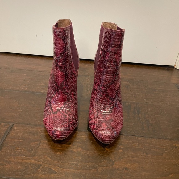 Juicy Couture booties - Picture 2 of 6